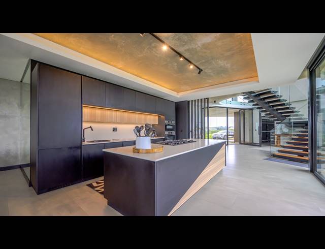 4 BEDROOM HOUSE FOR SALE IN ZULULAMI LUXURY COASTAL ESTATE